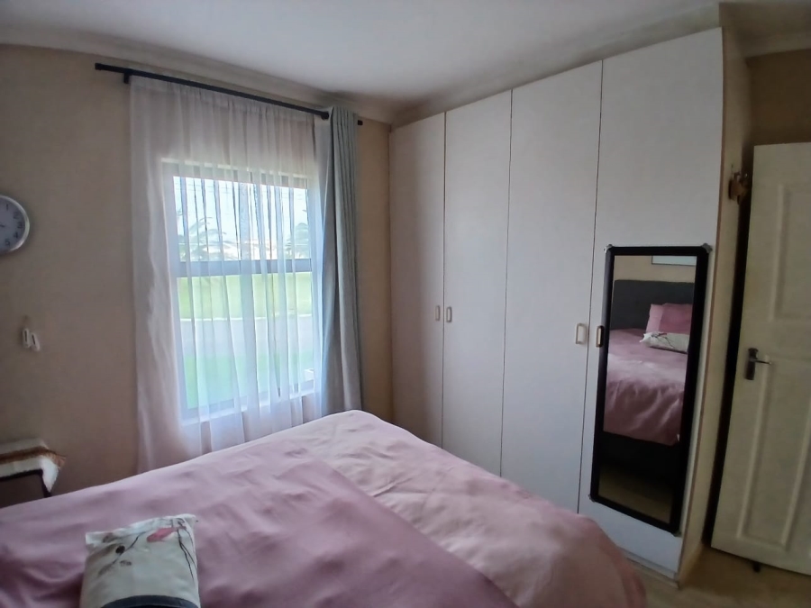 To Let 2 Bedroom Property for Rent in Guldenland Western Cape